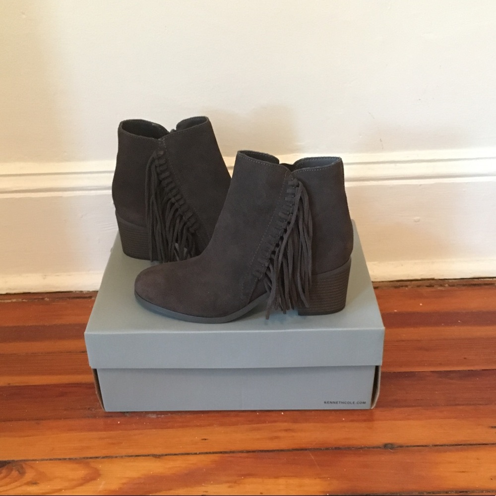 NWT Kenneth Cole Reaction fringe boots